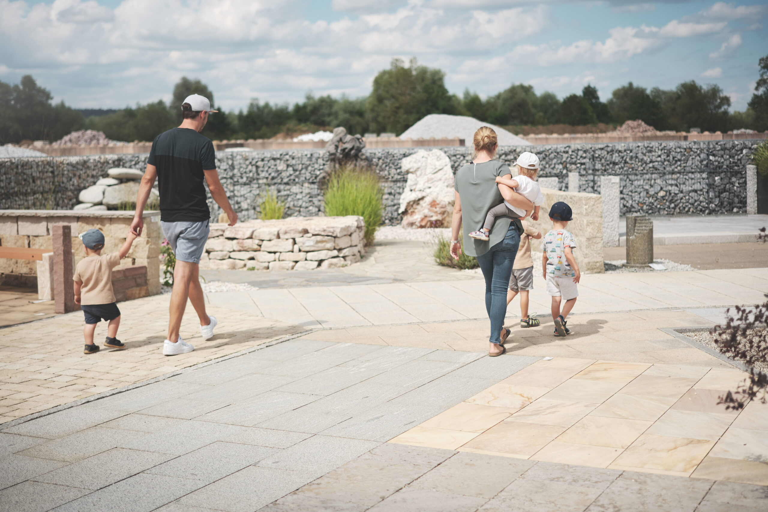 240701_Familie auf Musterfläche